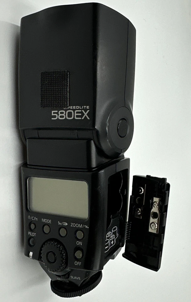 Flash Canon 580EX Speedlite [piezas/reparación] no se enciende Foto 4 de 4