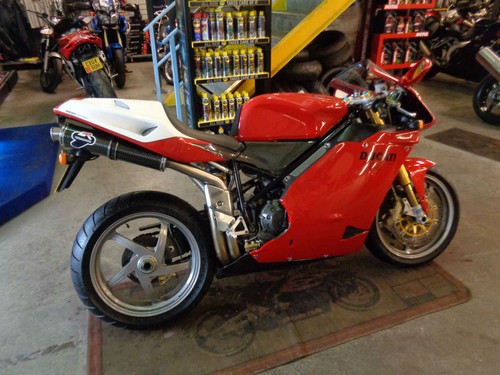 Ducati 748R 2002 - Picture 8 of 12