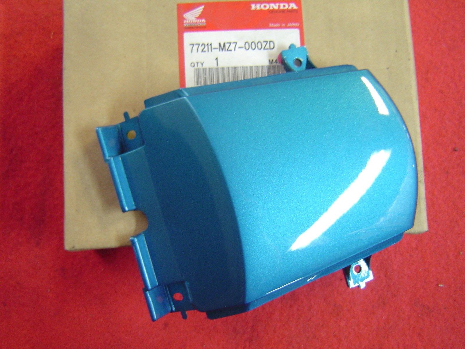 Habillage supérieur de coque de selle B143M de VFR750 94 en finition premium bleu métallisé