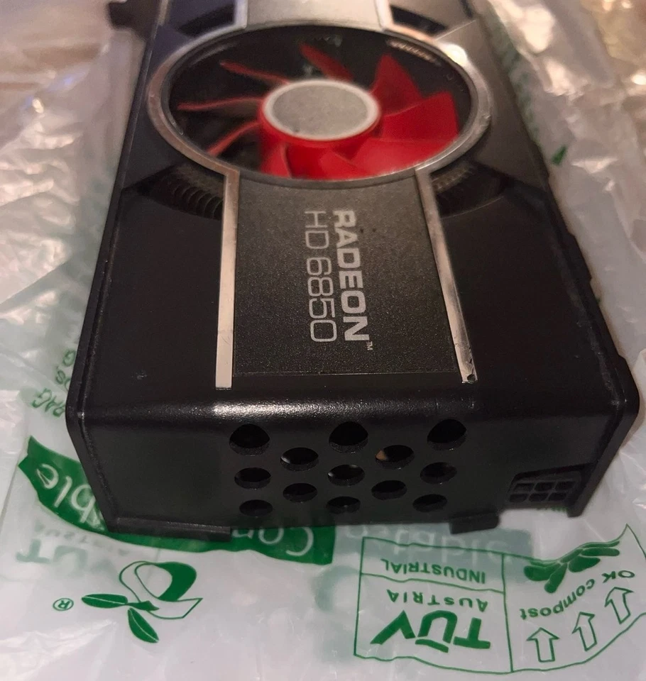 XFX AMD Radeon HD 6850 775M 1 GB DDR5 Graphics Card - Image 3 of 4