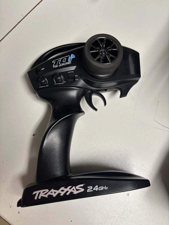 Traxxas E-Revo 2.0 VXL-6S TSM Brushless Monster Truck (4)Batteries AS-IS W/Radio - Image 4 of 4