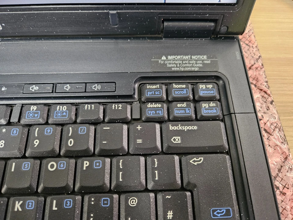 HP Compaq NC6120 - Vintage Laptop - Pentium M - 512MB - No Storage - Image 4 of 4