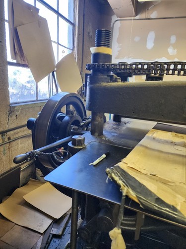 SEYBOLD DOUBLE HEAD DIE PRESS