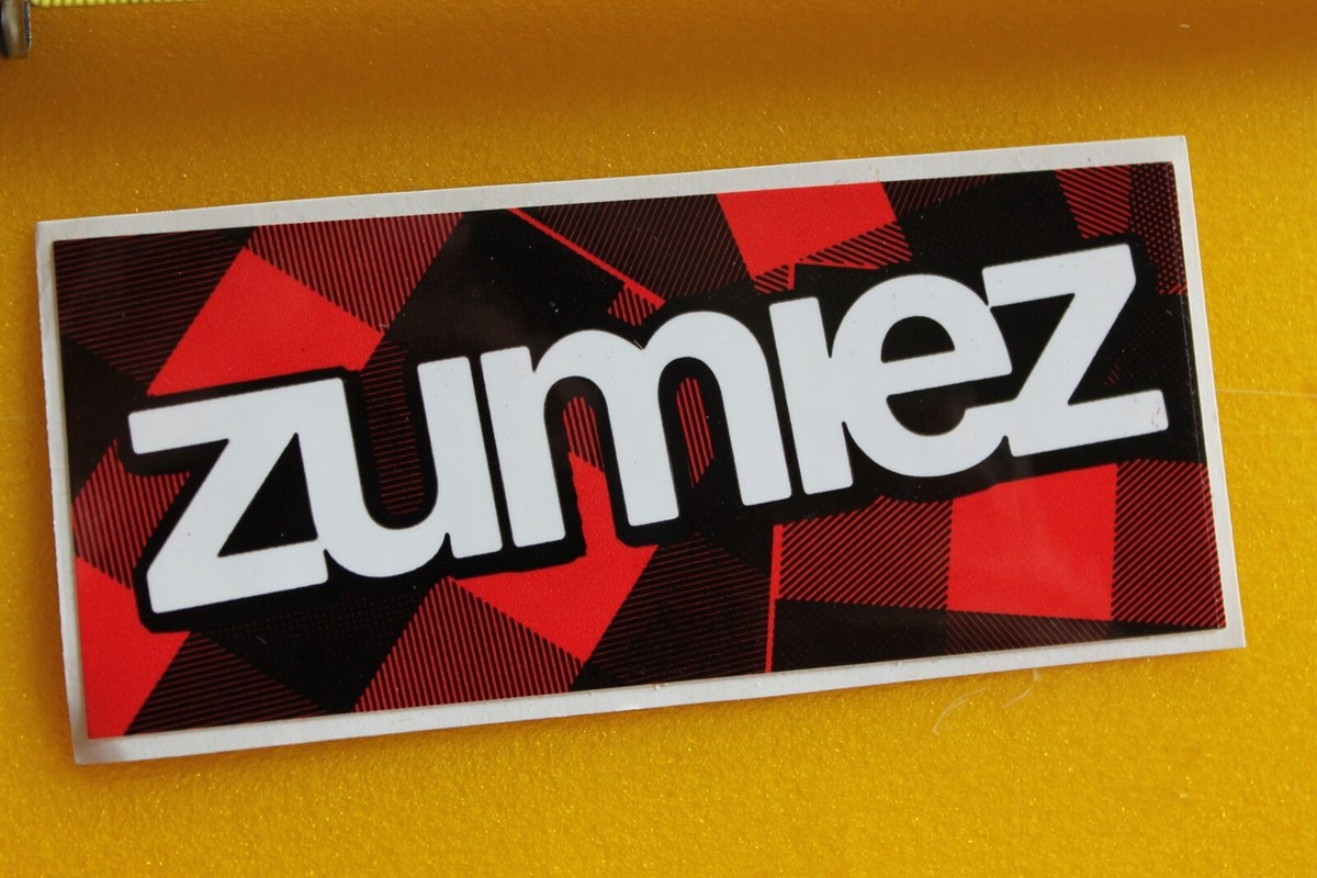Zumiez Skateboard Shop Red Black Plaid Punk Z26B Vintage