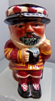 SHORTER AND SON 10 OZ TOBY JUG / MUG MADE IN SHORTER ENGLAND -BEEFEATER