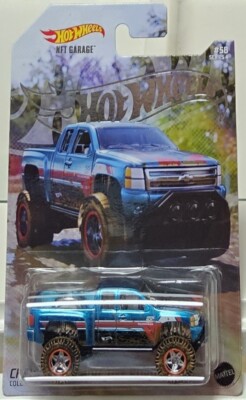 Hot Wheels 2022 - NFTGarage Series 4 - Mud Studs - Chevy Silverado Off-Road