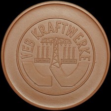 L&Uuml;BBENAU / BRANDENBURG: Porzellan-Medaille. VEB KRAFTWERKE L&Uuml;BBENAU - VETSCHAU.