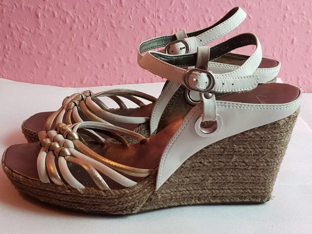 Clarks Softwear White Silver Leather Strappy Wedge Sandals Knot Detail SZ UK6