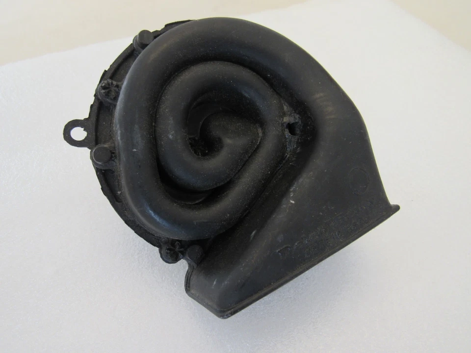 NOS 1962-71 Chevy Olds Pontiac Camaro Firebird 442 GTO Low Note Horn GM 9000513 - Image 2 of 4