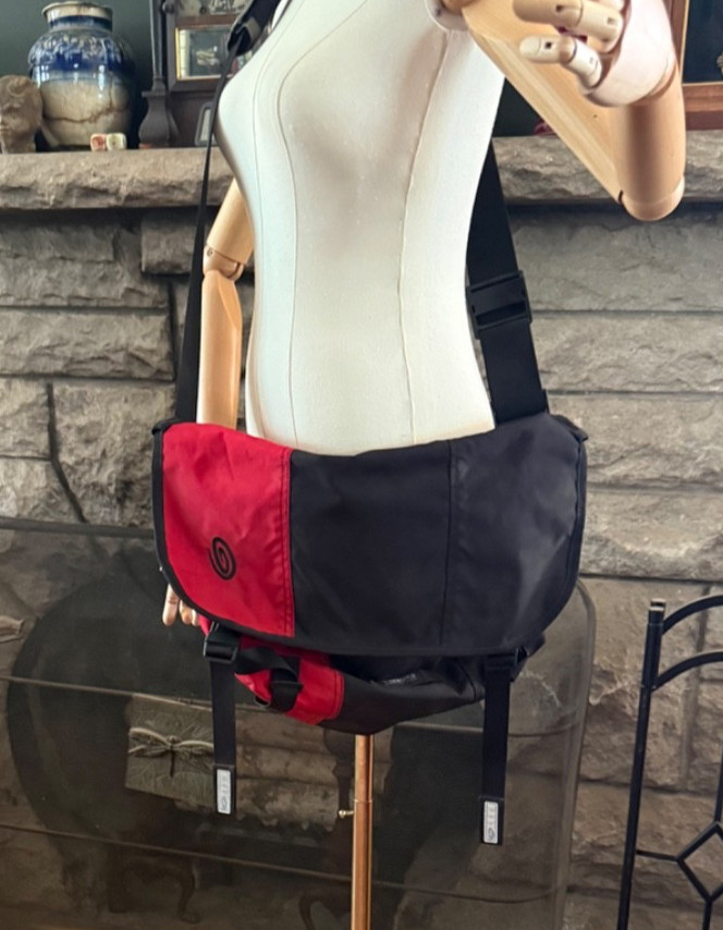 Black & Red Timbuk2 Classic Messenger Bag Near Mint - Gem