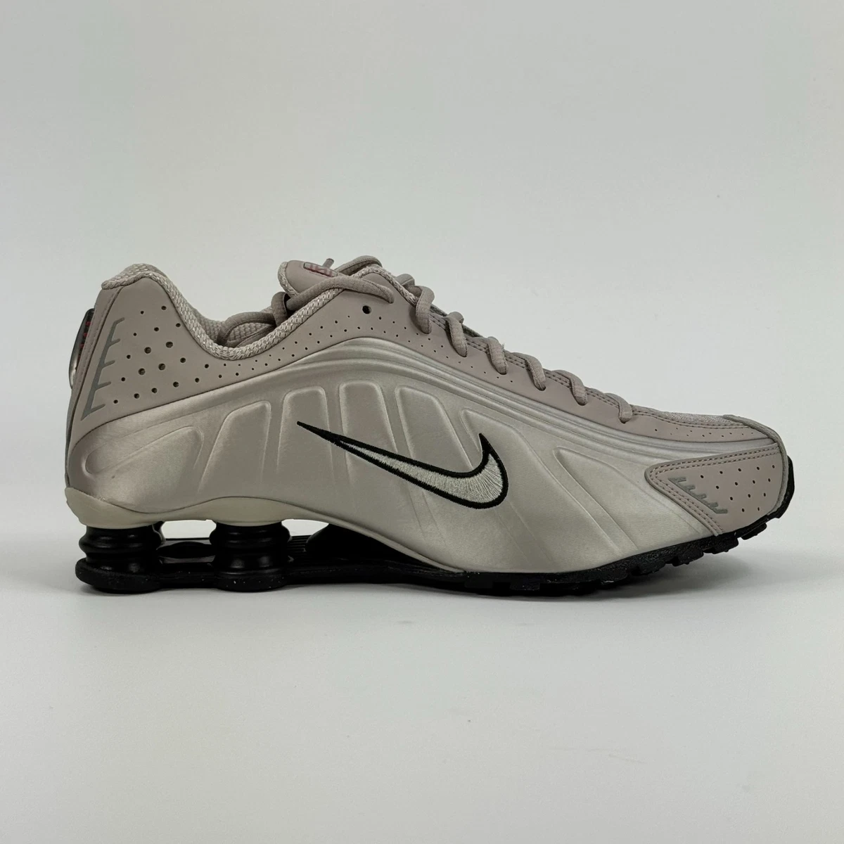 Nike Shox R4 College Grey for Sale | Authenticity Guaranteed | eBay
