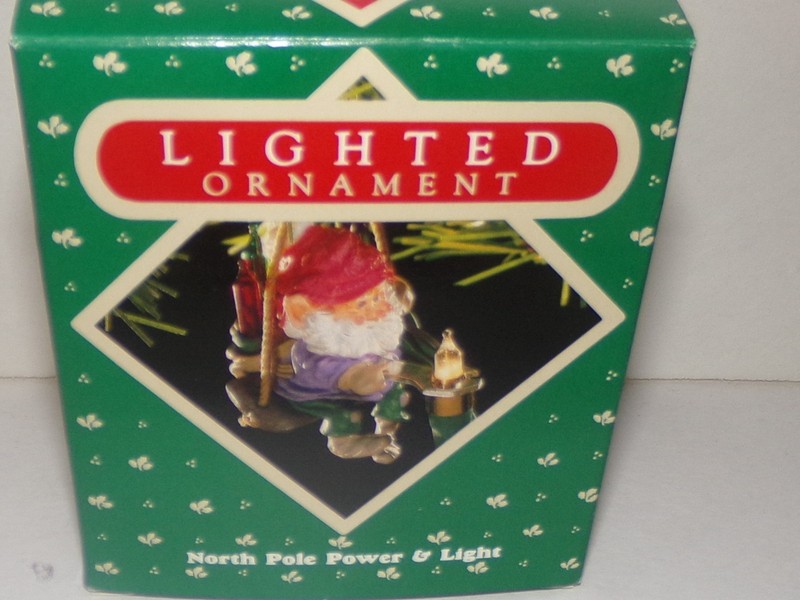 HALLMARK KEEPSAKE ORNAMENT "NORTH POLE POWER & LIGHT 1987" HOLIDAY TREASURE!