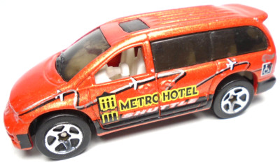 1997 HOT WHEELS DODGE CARAVAN METRO HOTEL SHUTTLE ORANGE 1:64 DIECAST 3'' VAN
