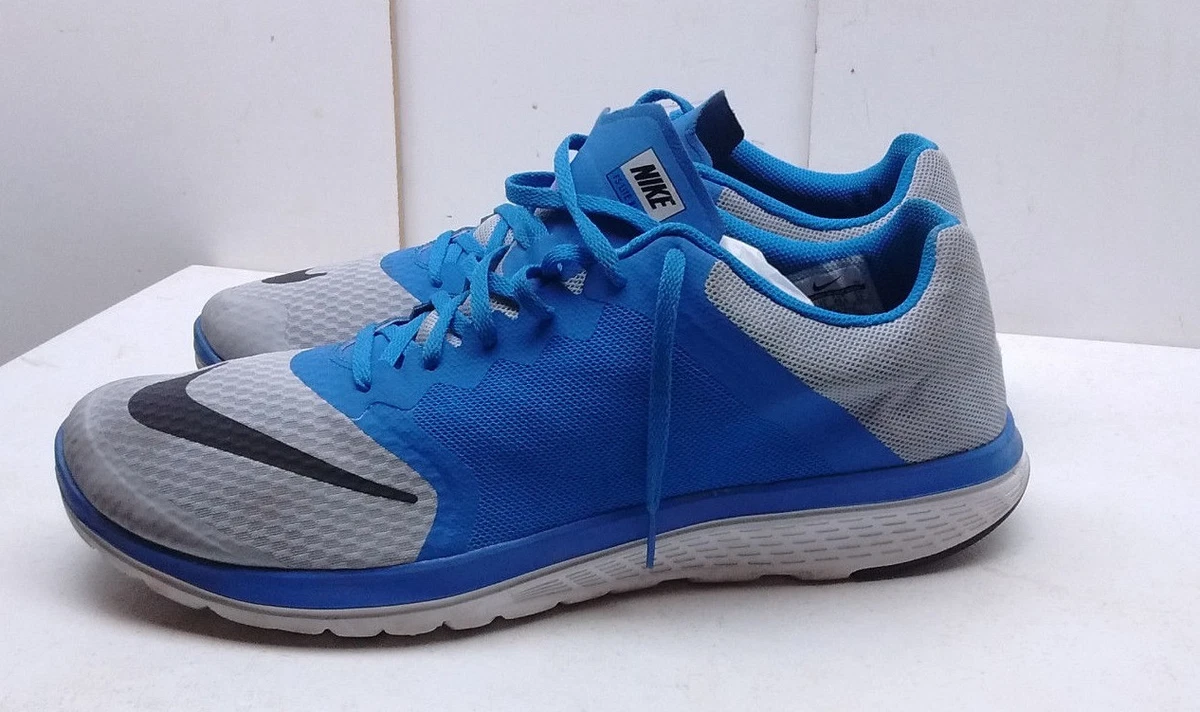 Nike sales minimalist sneakers