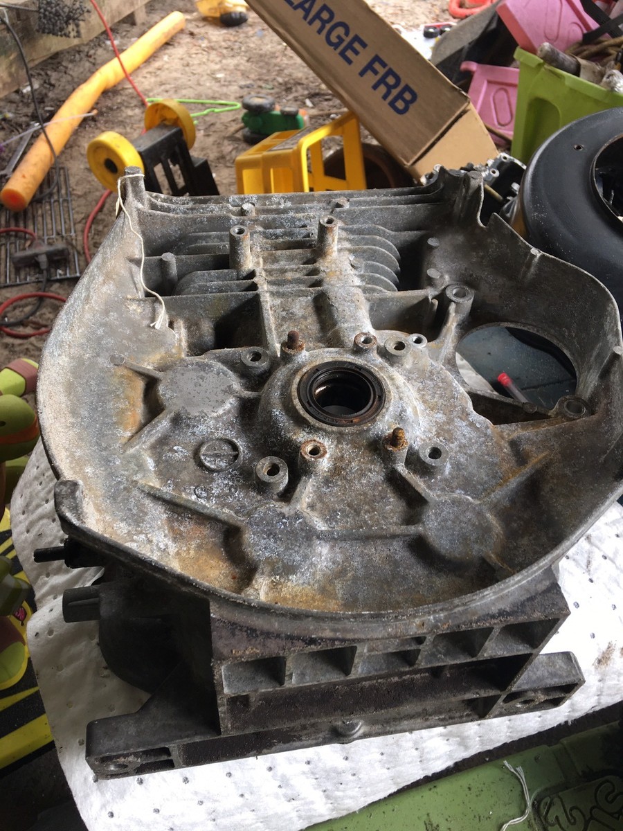 Onan 12.5HP Toro Wheel Horse 212-H E125V Cylinder crankcase