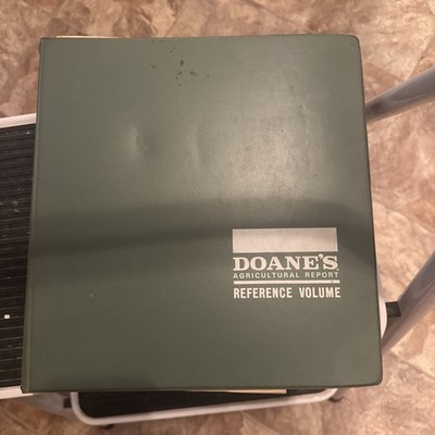 Vintage Doane's Agricultural Report Book 1980 s  5 ring Binder Price & Outlook