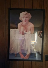 Marilyn Monroe Iconic Sitting Portrait Wall Art 24"×36"