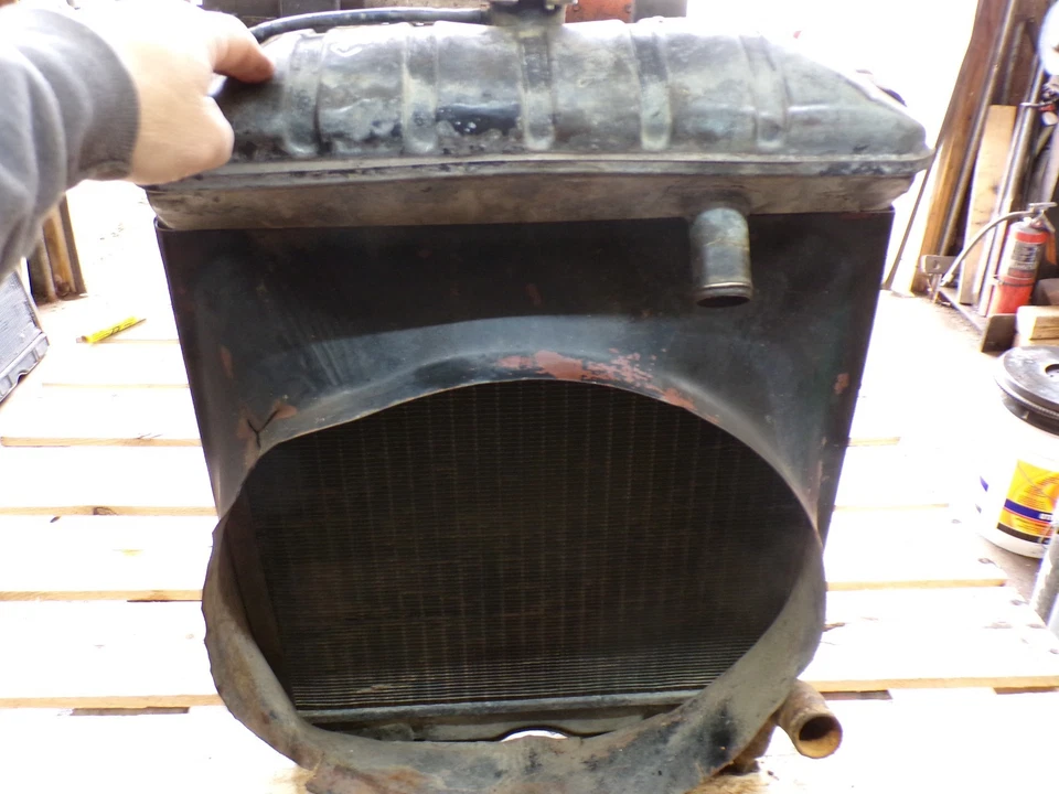 Radiador + Cubierta Ford Tractor 800 801 JUBILEE 2000 4000 600 601 700 C5NN8005AB Foto 4 de 4