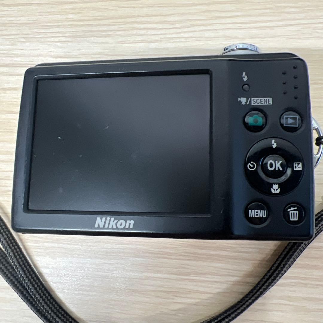 Nikon COOLPIX L23 Compact Digital Camera 5x Optical Zoom 2.7 Inch