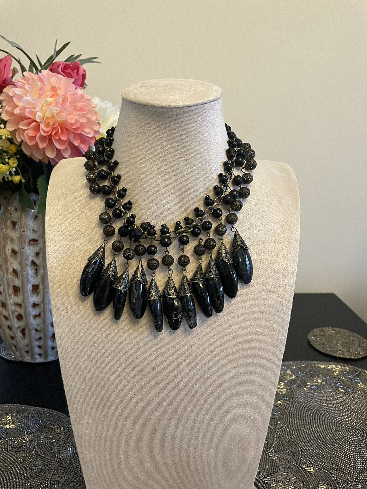 Fashion Jewellery Stunning Black Bead statement Choker Necklace (new)