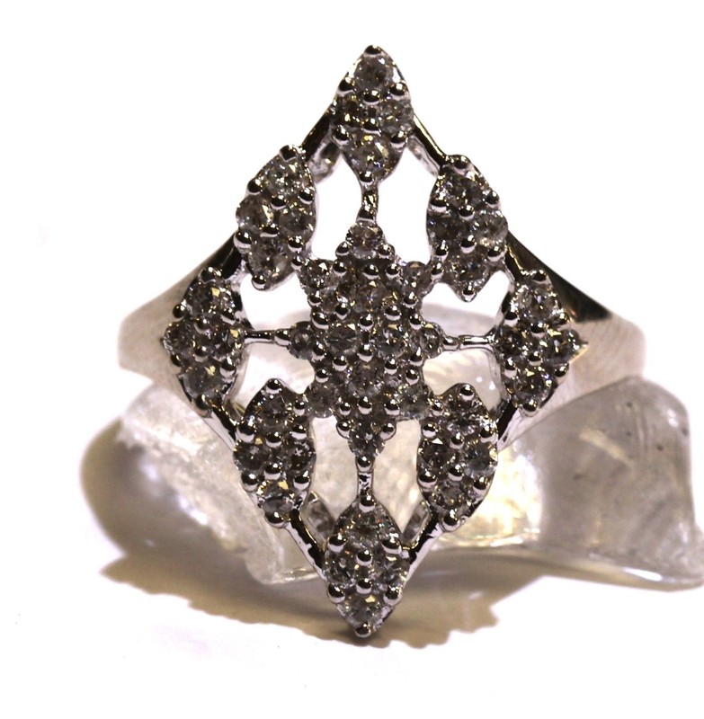 14k White Gold .33ct Diamond Cluster kite Ring I3 J Natural Estate 3.5g vintage