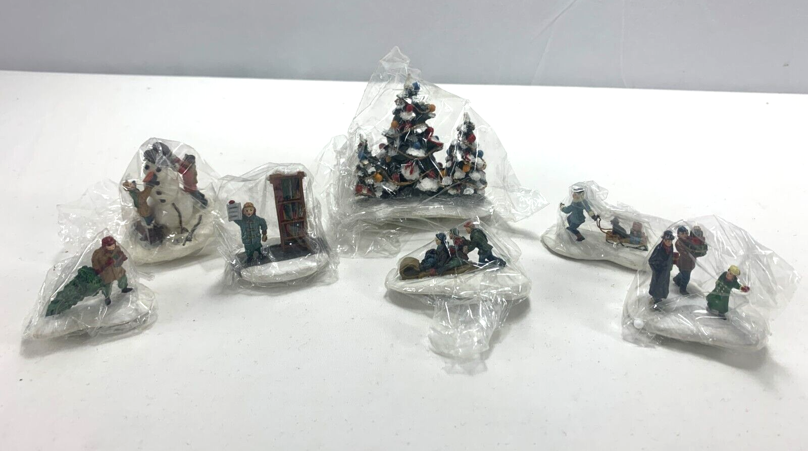 Hawthorne Village Miniature Christmas Villagers Lot Of 7 Holiday