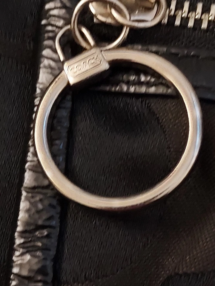 Bolso de hombro Coach Y2K Poppy negro con monograma Foto 3 de 4