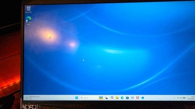 Dell Inspiron 15 3511, Intel I5-1035G1, 8GB RAM, 256GB SSD, W11, Scharniere defekt