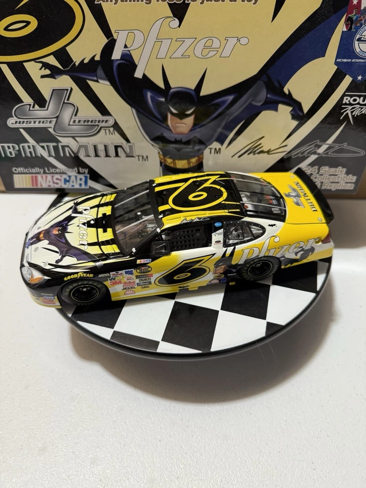 Mark Martin #6 Pfizer Justice League Batman 2004 Owners Series 1/24 Diecast - Image 2 of 4