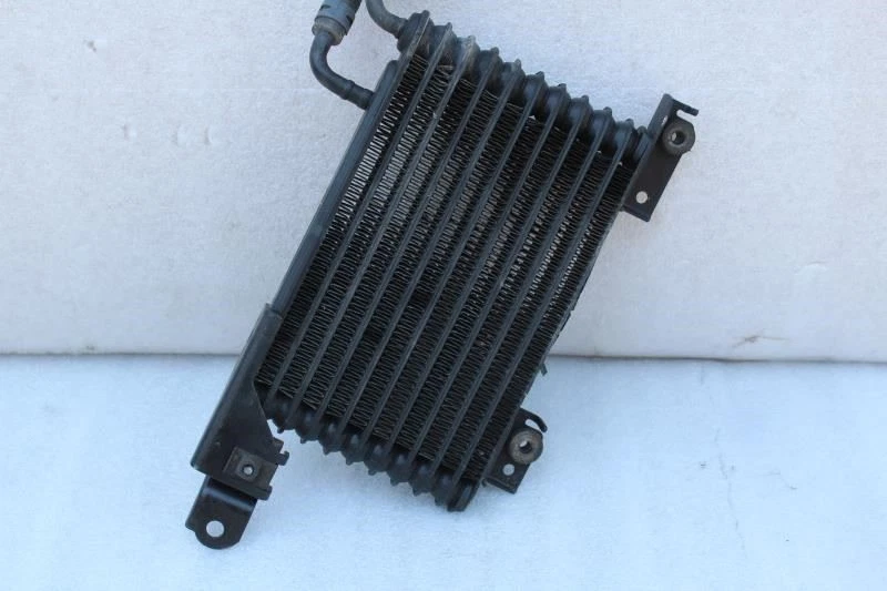 Toyota Sequoia 2005 2006 2007 transmisión enfriador de aceite 4x4 Foto 3 de 4