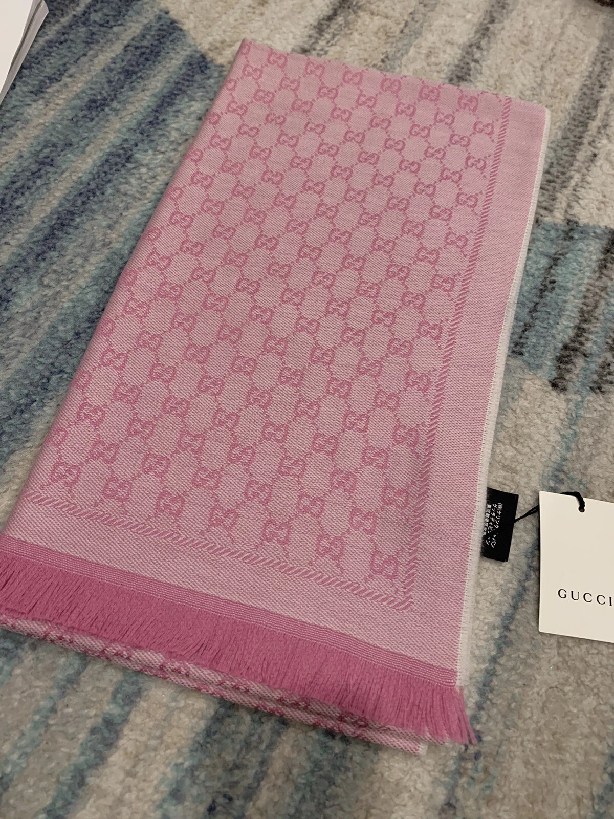 Grand motif logo écharpe GUCCI rose 48 x 180 cm vintage avec étiquette