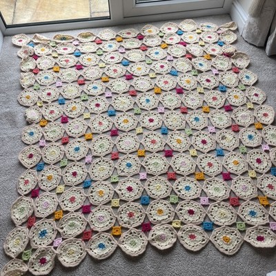Vintage gehäkelte afghanische Granny Square Schoßdecke Überwurf Retro 135x145cm