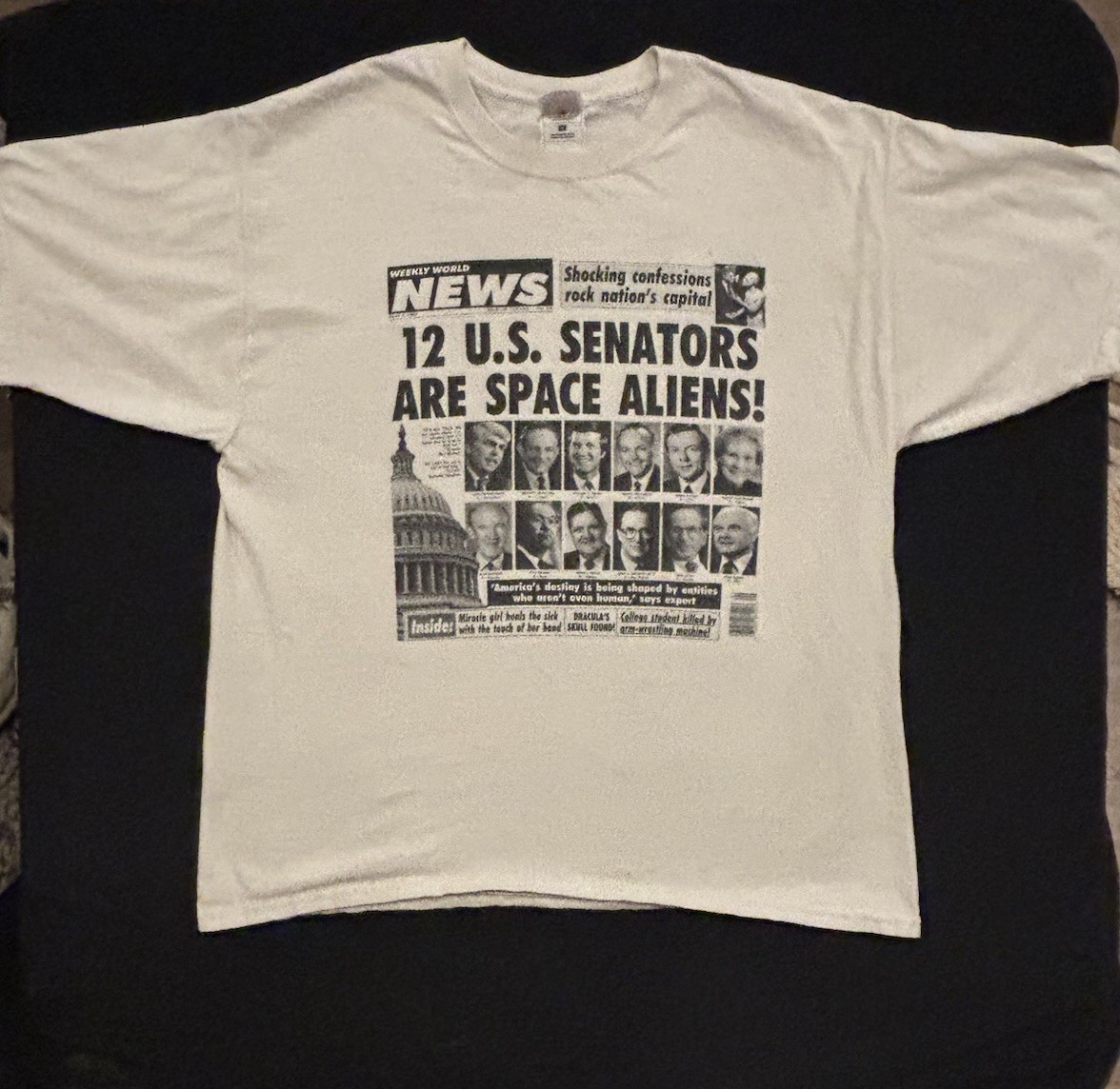 Weekly World News Alien Senators Windows 2000 Parody Graphic Tee Shirt L-image