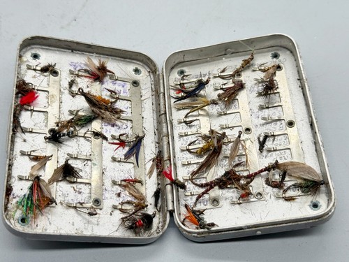 VINTAGE WHEATLEY SILMALLOY DOUBLE SIDED FLY BOX + ASSORTED FLY FISHING FLIES