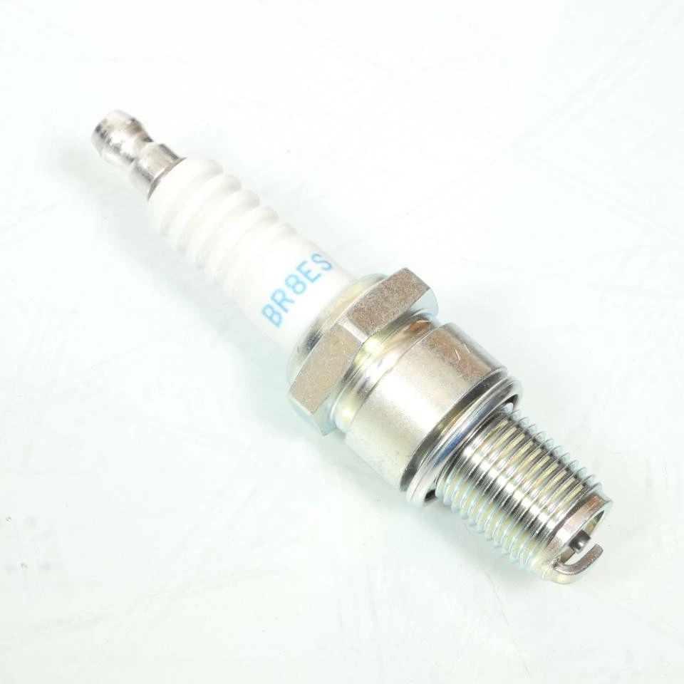 Bougie d'allumage NGK pour Moto 194 750 27244 2001 à 2003 BR8ES / 5422 Neuf - Photo 1/3