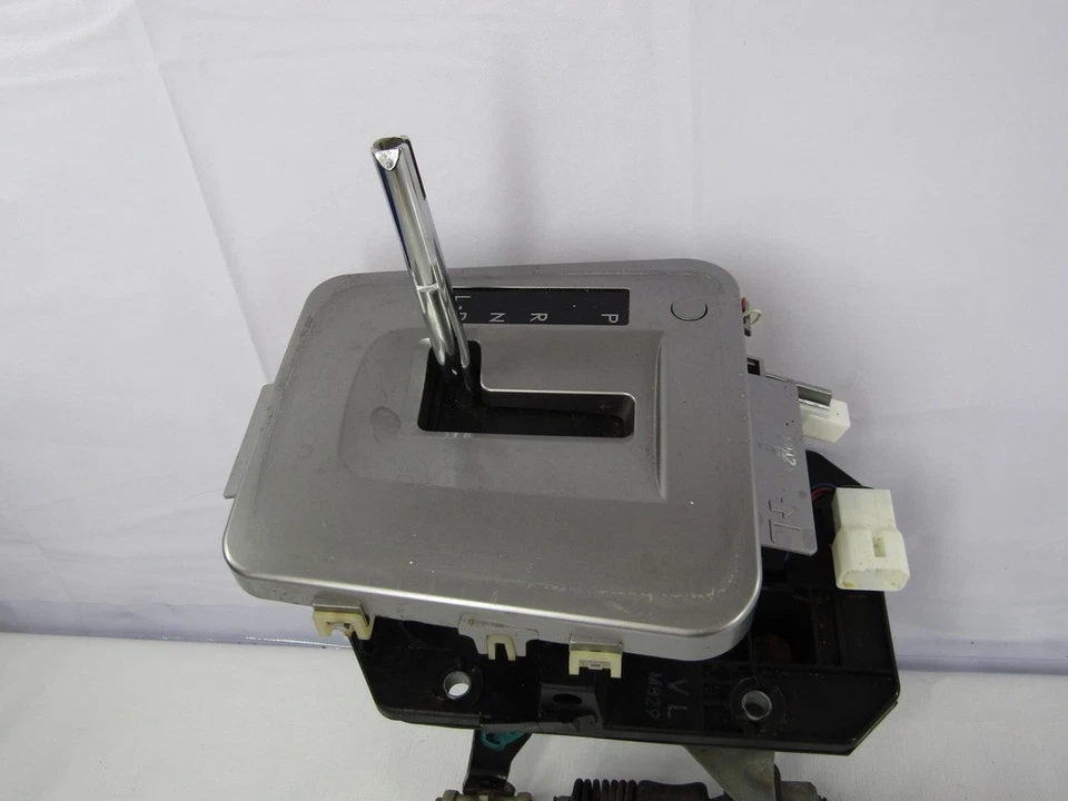 Оригинальный селектор переключения передач автоматической коробки передач Subaru Forester 2014-2018 годов выпуска - Изображение 2 из 4