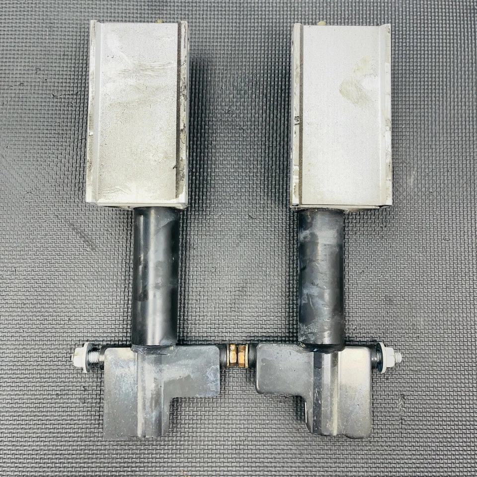 05-11 Par de amortiguadores de energía para parachoques delantero izquierdo y derecho Audi A6 Quattro OEM Foto 2 de 4