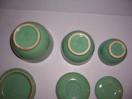 Vintage Set of 3 Green Stoneware Hiding Stackable Bowls with Lids - Picture 12 of 12