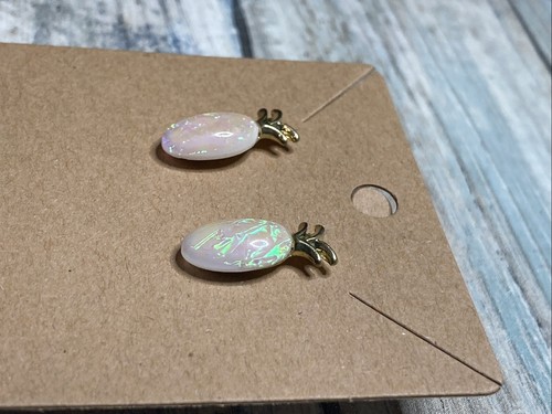Opal Acrylic Pineapple Stud Post Earrings NWOT gold Tone - Picture 6 of 7