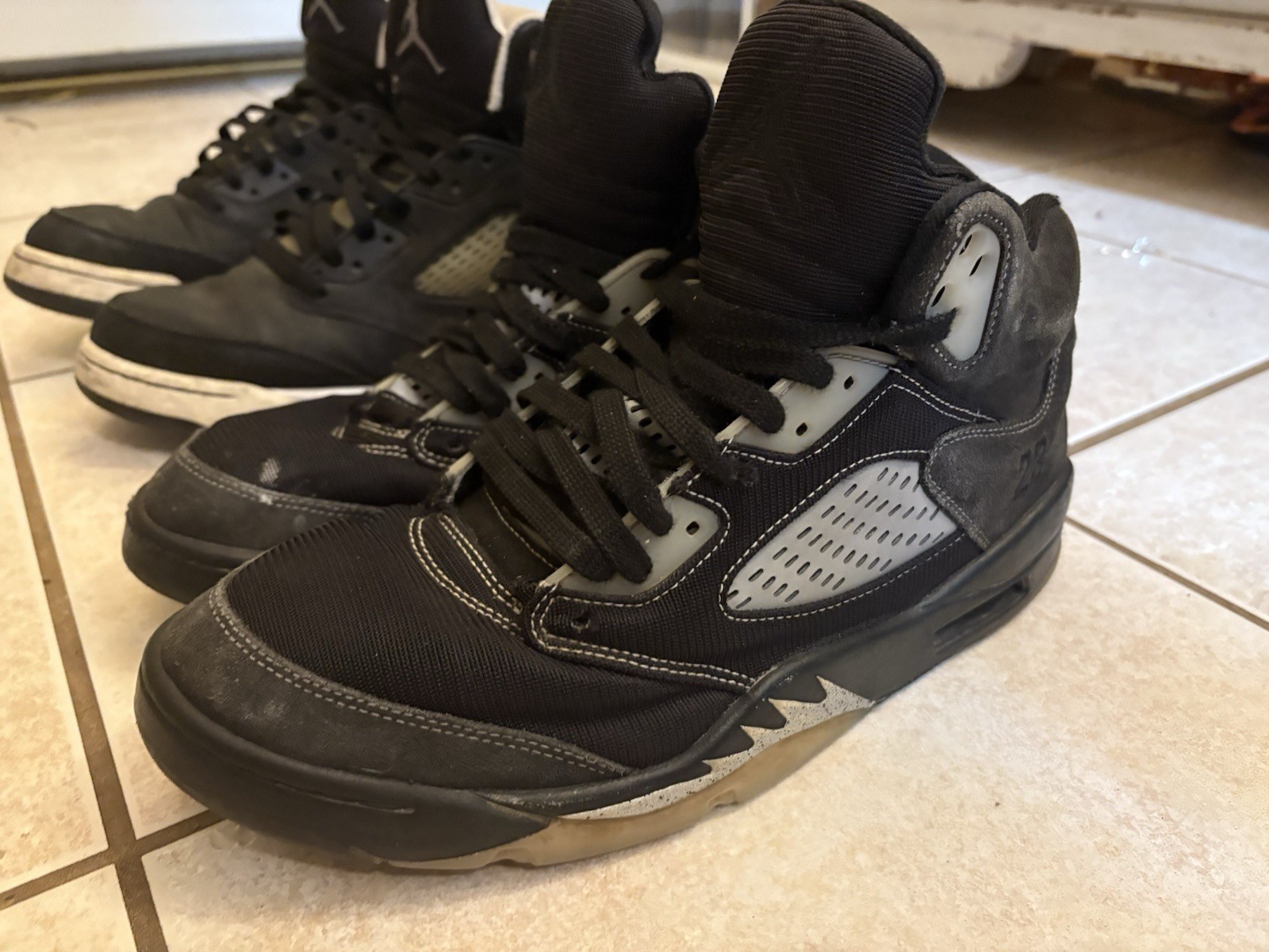 Lot of AIR JORDAN Sneakers - Beater/Restoration Lot, Retro 5, Retro 1