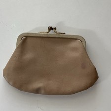 Woman's Vintage Vinyl Change Coin Purse Tan 6" x 3 3/8" Kiss-Lock Clasp