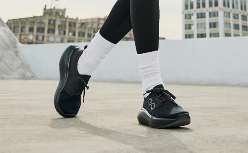Oofos Damengröße 10 Oomy Stride schwarz 160 $ unverbindliche Preisempfehlung des Herstellers - Bild 8 von 10