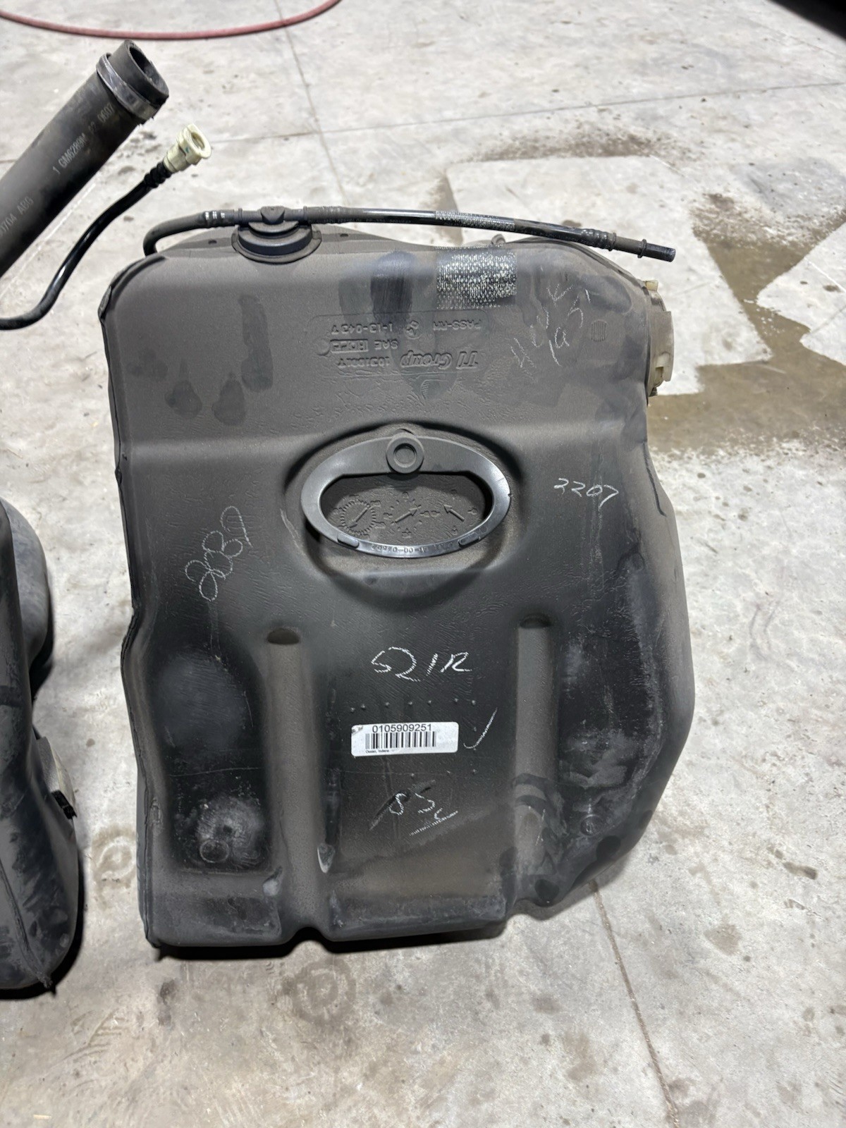 2005 CHEVROLET CORVETTE C6 REAR RH LH SIDE GAS FUEL TANK Read Description