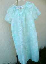 VTG SEARS AT HOME PASTEL GREEN SPRING MU MU LOUNGE L M DRESS NIGHTGOWN SNAP LADY