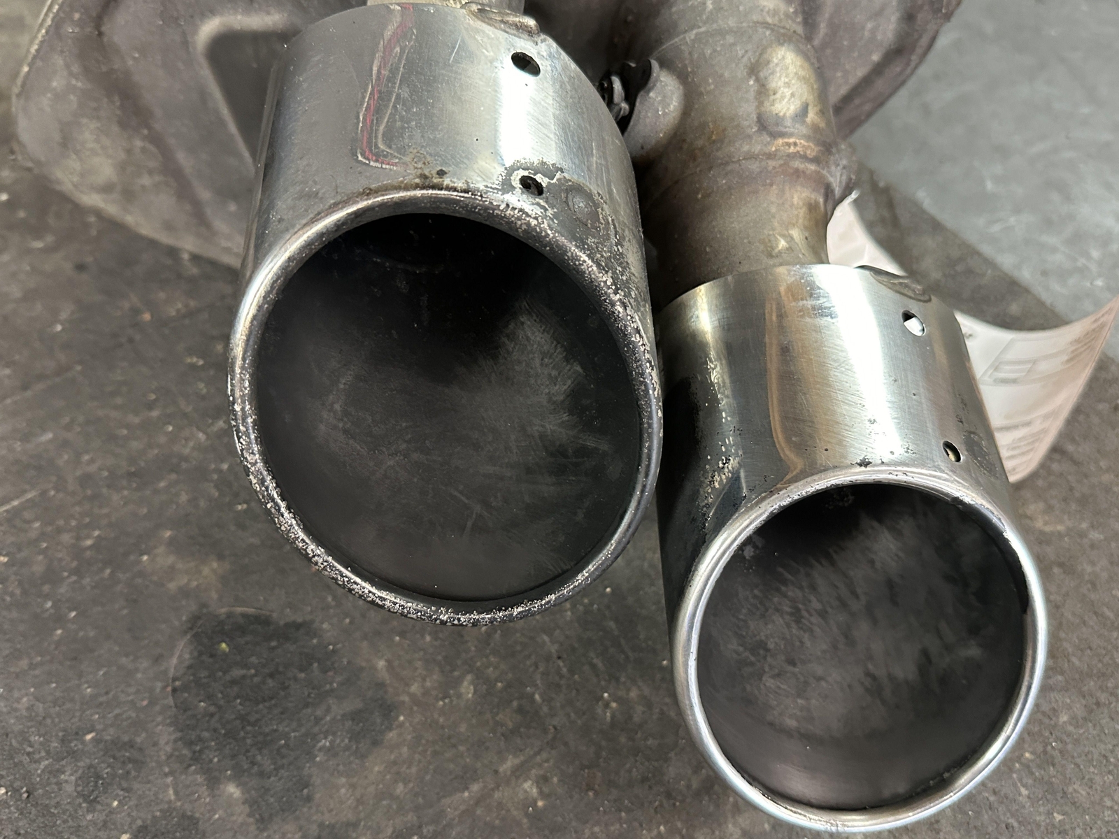 14-19 MASERATI GHIBLI 3.0 REAR RIGHT PASSENGER RH SIDE EXHAUST MUFFLER TAIL PIPE