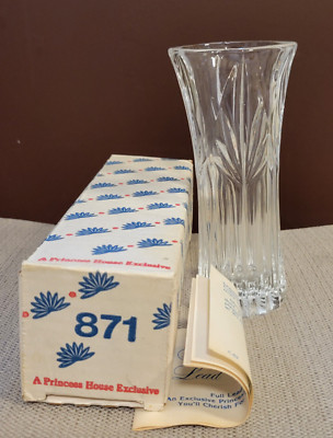 A Princess House Exclusive Collectible Highlights in FULL Lead Crystal Vase #871