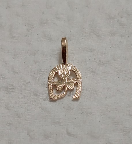 New 14k Yellow Gold Lucky Clover Charm Pendant - Picture 2 of 3