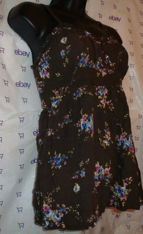  40 美元 Pull & Bear 青少年迷彩衬衫花卉肩带上衣 XS 32 胸围 26 wasit — 第 3/4 张图片