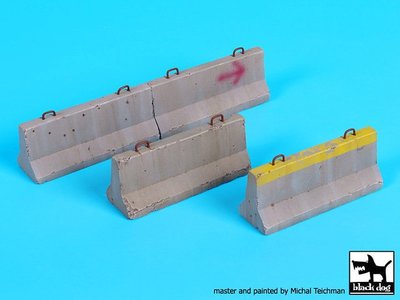 Black Dog 1/35 Concrete Barrier Roadblocks (4 pieces) [Resin Diorama Acc] D35085