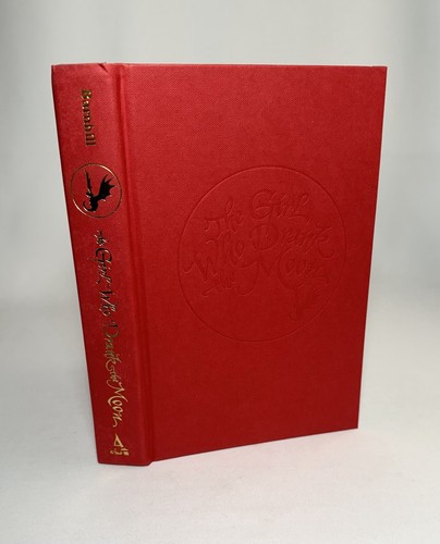 The Girl Who Drank The Moon-Kelly Barnhill-SIGNED-1st Edition/7th Printing-RARE! - Imagen 2 de 24